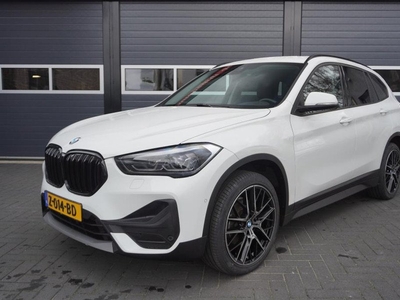 BMW X1 SDrive18i Automaat/Navi/Airco/Stoelverwarming