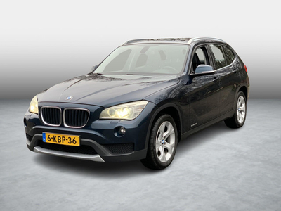 BMW X1 sDrive20i Chrome Line Panoramadak, sportstoelen