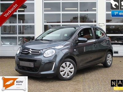 Citroen C1 1.0-12V 5-Deurs e-VTI Feel Exclusive Ledverlichting Airco Cruise Control Bluetooth Handsfree&Media Centrale Vergrendeling Elek.Ramen Stuurbekr. In Hoogte Verst.Voorstoel Boordcomp. Multifunc.Stuur Radio/Cd/Mp3/Usb/Aux 12V.-Aansl. Start&stop Iso