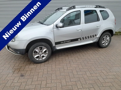 Dacia Duster 1.2 TCe 4x2 Prestige | Airco | Cruise control | Trekhaak | PDC | Navigatie | Lederen bekeleding | RIJKLAARPRIJS INCL 12 MAANDEN GARANTIE EN BEURT