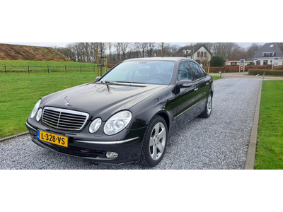 Mercedes-Benz E-Klasse e500 w211 V8 500e Avangarde younghtimer