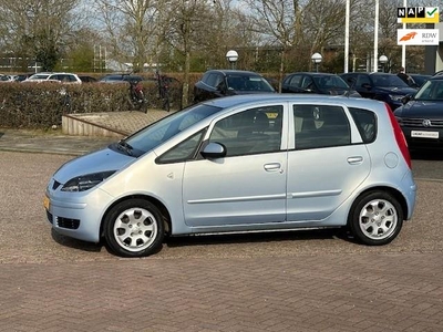 Mitsubishi Colt 1.3 Invite,bj.2005,kleur:blauw,5 deurs,airco,sportvelgen,trekhaak,APK 03/2025 en NAP met 197449 km.nieuwe dynamo.