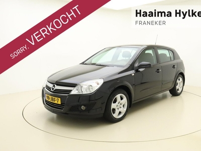 Opel Astra 1.6 Executive | Parkeersensoren | Navigatie | Trekhaak |