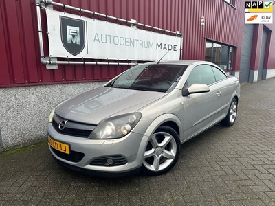 Opel Astra TwinTop 1.6 T Temptation // 180 PK // Leer // PDC //