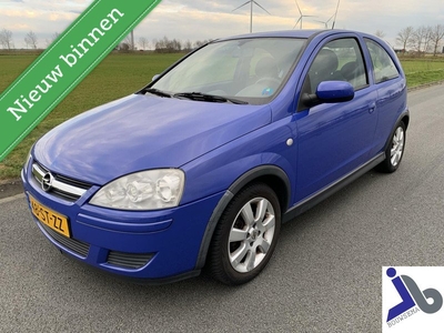 Opel Corsa 1.2 Silverline, Airco, Lichtmetaal, 3e eigenaar!