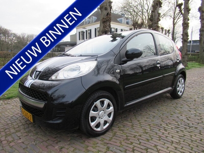 Peugeot 107 1.0-12V XS Airco Stuurbekrachtiging 5 Drs Ellec Pakket Fietsendrager Isofix Toerenteller Zuinige Auto N.A.P