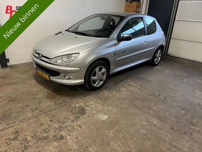 Peugeot 206 1.4-16V Quiksilver