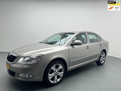 Skoda Octavia 1.4 TSI Elegance Business Line 122 Pk Airco Navi Xenon 184 dkm Nap