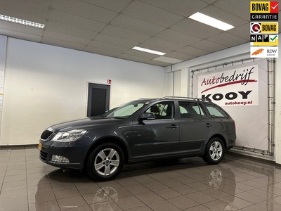 Skoda Octavia Combi 1.2 TSI Ambition Business Line * Automaat / Trekhaak / Navigatie / NL Auto *