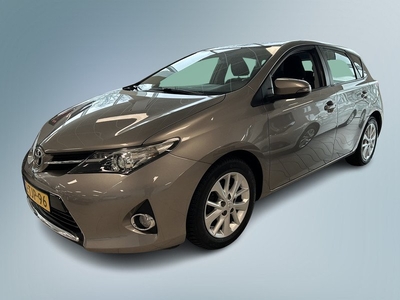 Toyota Auris 1.3 Now 2e Paasdag open 12:00-16:00.