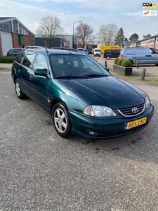 Toyota Avensis Wagon 1.8-16V Linea Luna