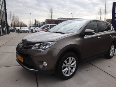 Toyota RAV4 2.0 Executive Business 4WD Leder, Xenon, Trekhaak, Vol opties 2e Paasdag geopend!