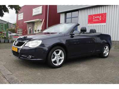 Volkswagen Eos 2.0-16v FSI / Airco / CruiseControl / Parkeersensoren achter / Hardtop dak / Pano