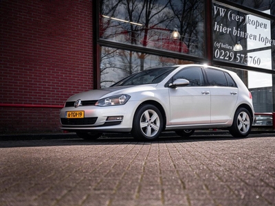 Volkswagen Golf 1.2 TSI Highline Executive | ErgoActive Stoel | Navigatie | Cruise controle | Stoel verwarming | Airco |