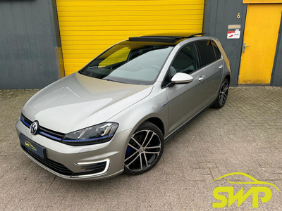 Volkswagen Golf 1.4 TSI GTE | Pano