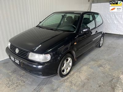 Volkswagen Polo 1.6 Automaat