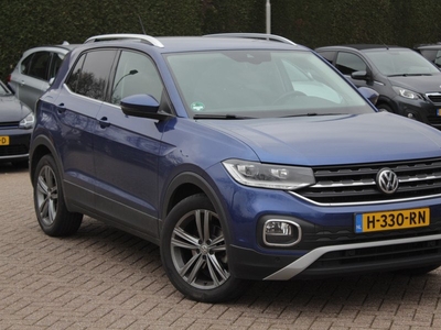 Volkswagen T-Cross 1.0 TSI Style / Navigatie / Parkeerhulp V+A / ACC / 18'' / LED Koplampen / Stoelverwarming