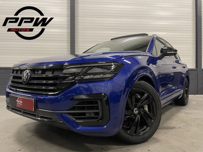 Volkswagen Touareg R 3.0 TSi 4MOTION eHybrid 462PK LAPIZ BLUE/NACHTZICHT/LUCHTVERING/PANO/AREA-VIEW/BLACK OPTIC/SOFT-CLOSE/HEAD-UP/STOELVENTILATIE+MASSAGE/ELECTR.TREKHAAK/BTW-AUTO/NIEUWPRIJS € 115.280,-