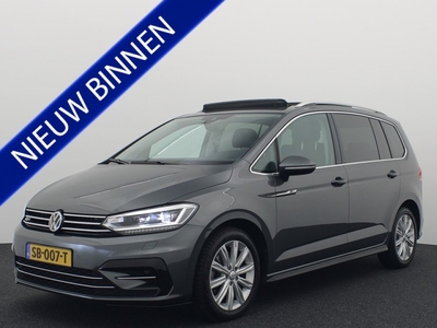 Volkswagen Touran 1.8 TSI 180PK Highline Business R 7p AUTOMAAT / R-LINE / PANORAMADAK / FULL LED / CAMERA / TREKHAAK / STOELVERW