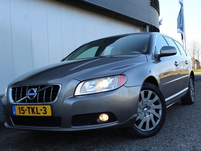 Volvo V70 1.6 T4 Limited Edition Navi Stoelverwarming Trekhaak 180 PK