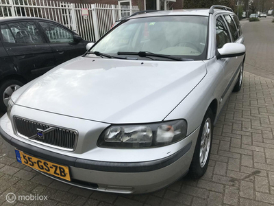 Volvo V70 2.4