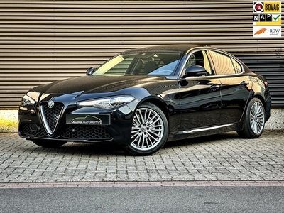 Alfa Romeo Giulia 2.0T Super Panorama dak Adaptive