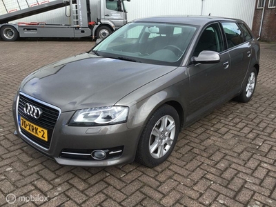 Audi A3 Sportback 1.2 TFSI Attraction Advance - Automaat nav