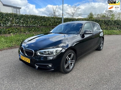 BMW 1-serie 118d Corporate Lease Essential Automaat Navi