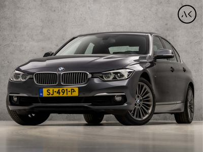 BMW 3 Serie 318i Edition Luxury Sport Automaat (GROOT NAVI, DIGITAL COCKPIT, STUUR/STOELVERWARMING, LEDEREN SPORTSTOELEN, ZWART HEMEL, CAMERA, LED KOPLAMPEN, NIEUWE APK, NIEUWSTAAT)