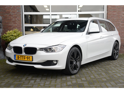 BMW 3-serie Touring 316i High Executive | Leer | Xenon | Trekhaak |