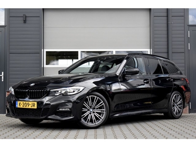 BMW 3 Serie Touring 320i M Sport Apple CarPlay Donker