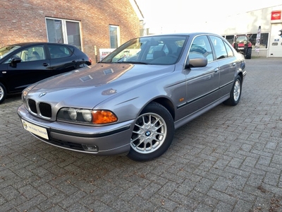 BMW 5-serie E39 520i 6-cil.