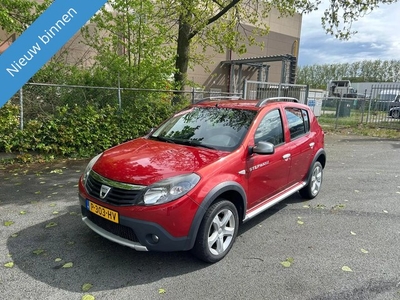 Dacia Sandero 1.6 Lauréate NETTE AUTO RIJD EN SCHAKELT TOP