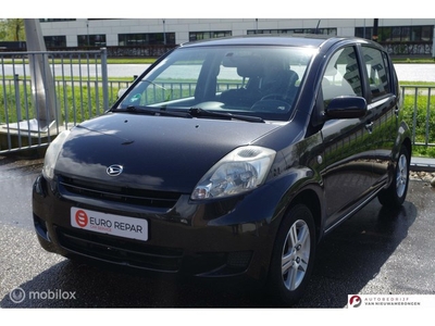 Daihatsu Sirion 2 1.0-12V Premium