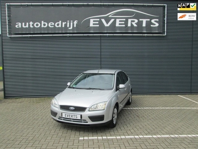 Ford Focus 1.6-16V Trend Automaat Apk tot 28-04-2025 deze 5