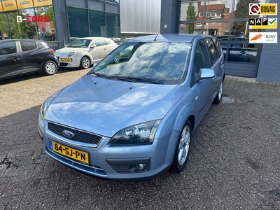 Ford Focus Wagon 1.6-16V Futura AIRCOCRUISENAPTOPST!