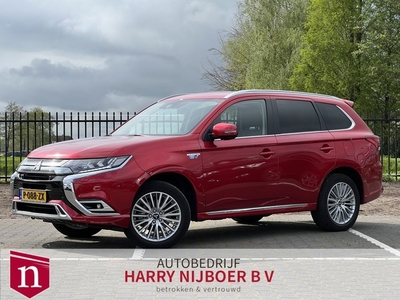 Mitsubishi Outlander 2.4 PHEV Intense Trekhaak / Camera /