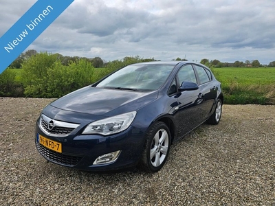 Opel Astra 1.4 Edition 2010 nieuwe APK!