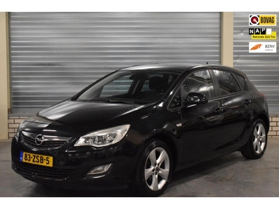 Opel Astra 1.4 Turbo GT + NavigatieParkeersensoren voor en