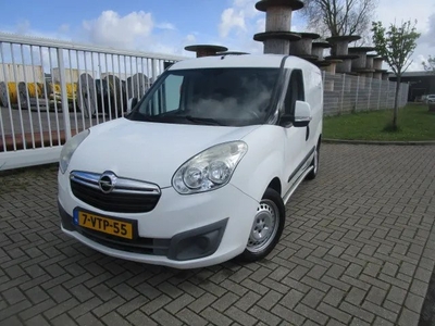 Opel Combo 1.3 CDTi L1H1 ecoFLEX , Tik in motor