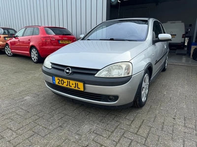 Opel Corsa 1.8-16V GSi (bj 2002)