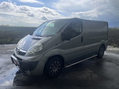 Opel Vivaro 2.5 CDTI L1H1 (bj 2009)