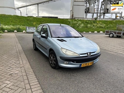 Peugeot 206 1.4 Gentry AIRCO NIEUWE APK NAP