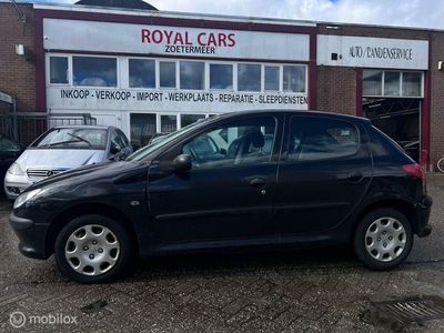 Peugeot 206 1.4 One-line/Rijdt en schakelt prima