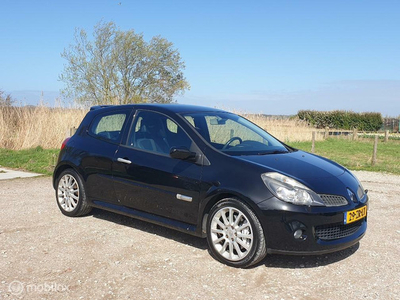 Renault Clio 2.0-16V RS 197PK