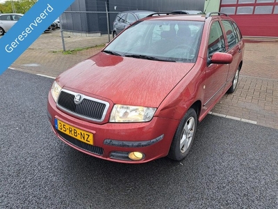 Skoda Fabia Combi 1.4-16V Elegance GERESERVEERD!!!!!!!