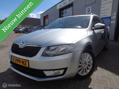 Skoda Octavia Combi 1.2 TSI Greentech Style Station/Airco/Cruise/Apple Carplay