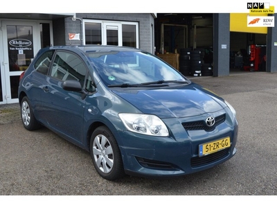 Toyota Auris 1.4-16V Terra