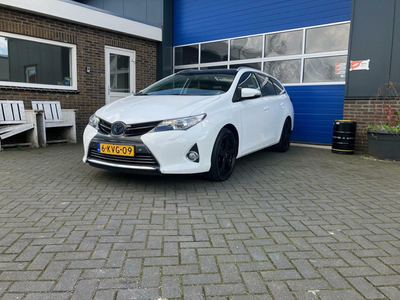 Toyota Auris 1.8 Hybrid Lease Pro