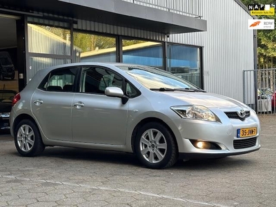 Toyota Auris 2.0 D-4D Luna Business / 2009 / Navi / Cruise /